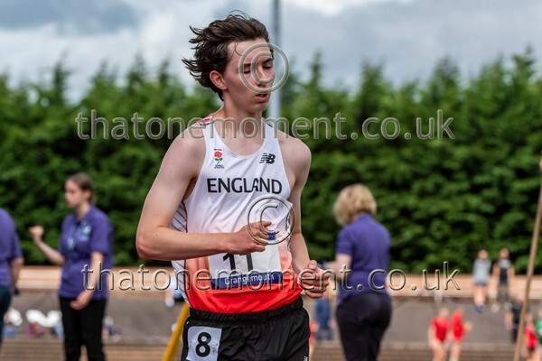 SIAB23-527926 - Track Male Set One