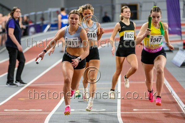 CombiMast25-925092 - Track Female Set One