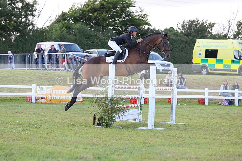3E7A4615 - Class C1: Showjumping Senior Newcomers/1.10m open