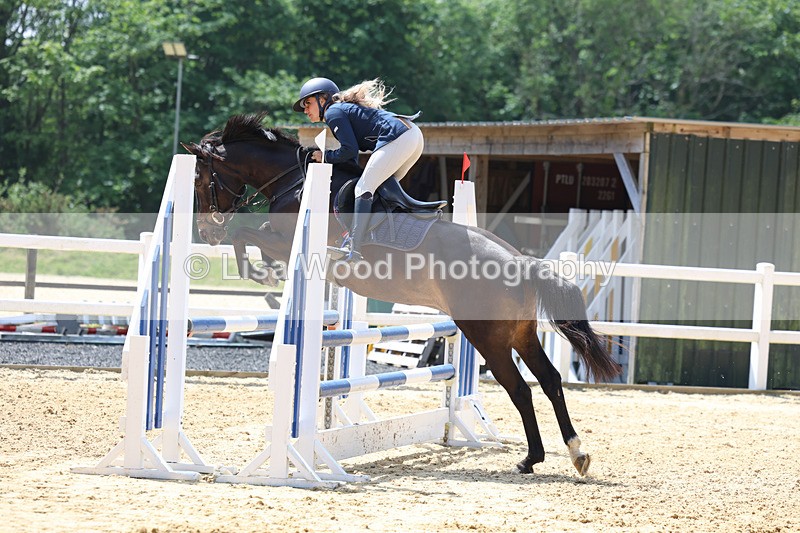 3E7A0220 - Class 9: Senior BN/90cm open