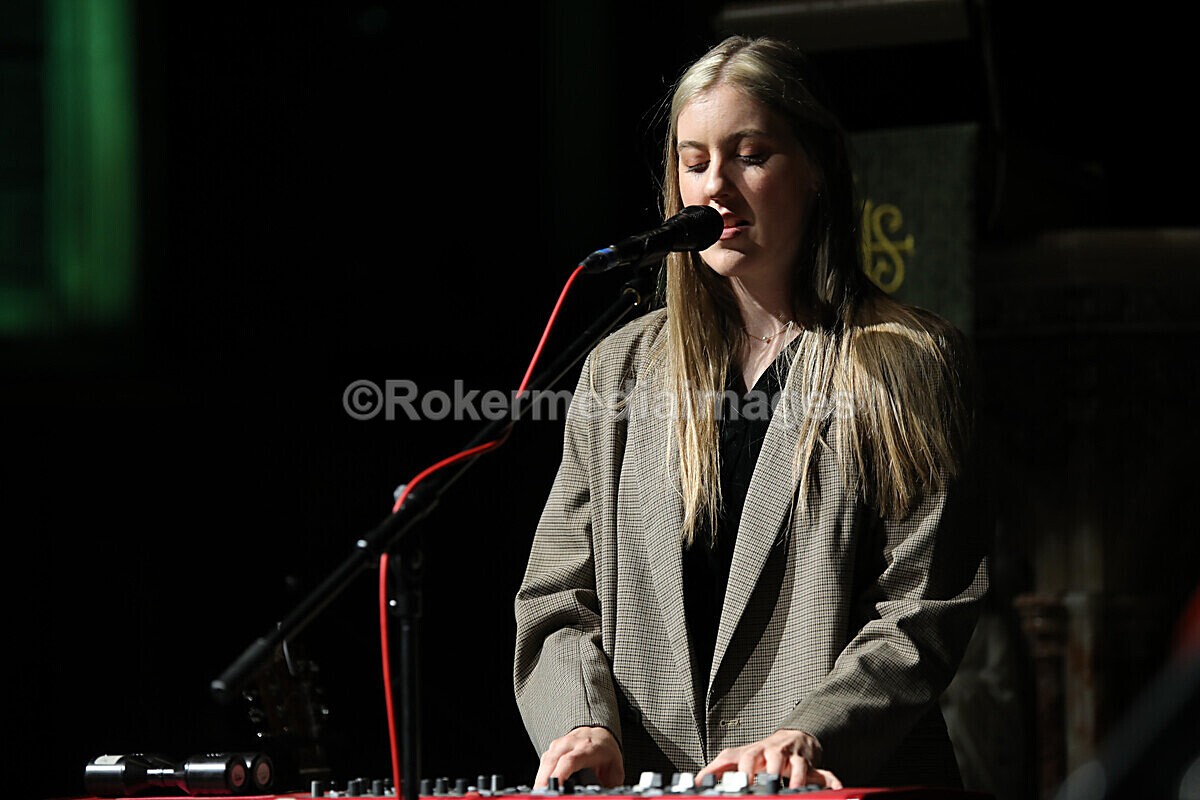 FOLK N BLUES-689 - FOLK and BLUES SEPT 2022