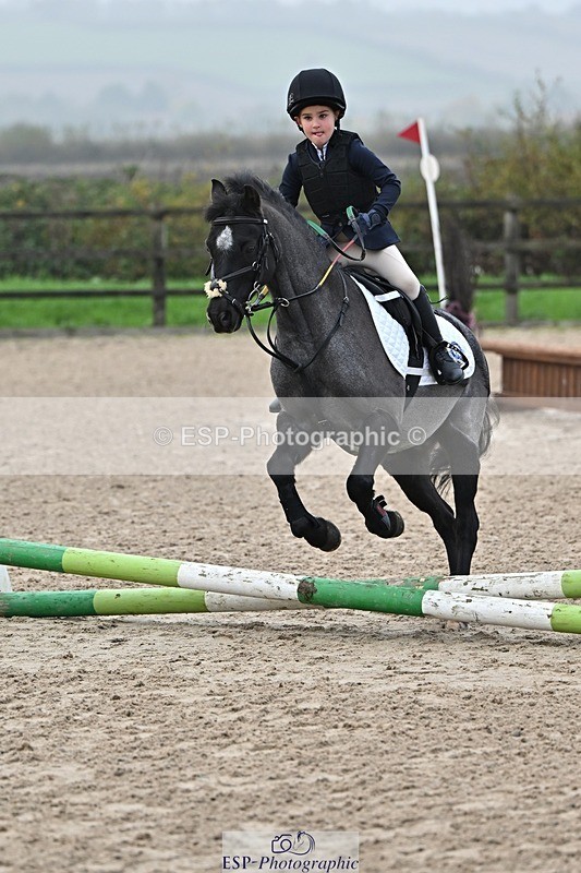 241110-094921-00084 - 40cm Showjumping