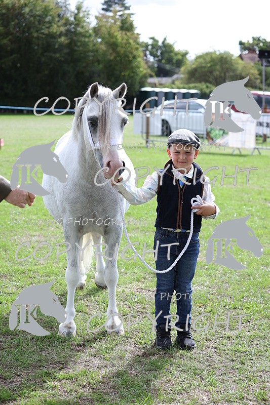 APP_2922 - Class 10a/b M&M in hand