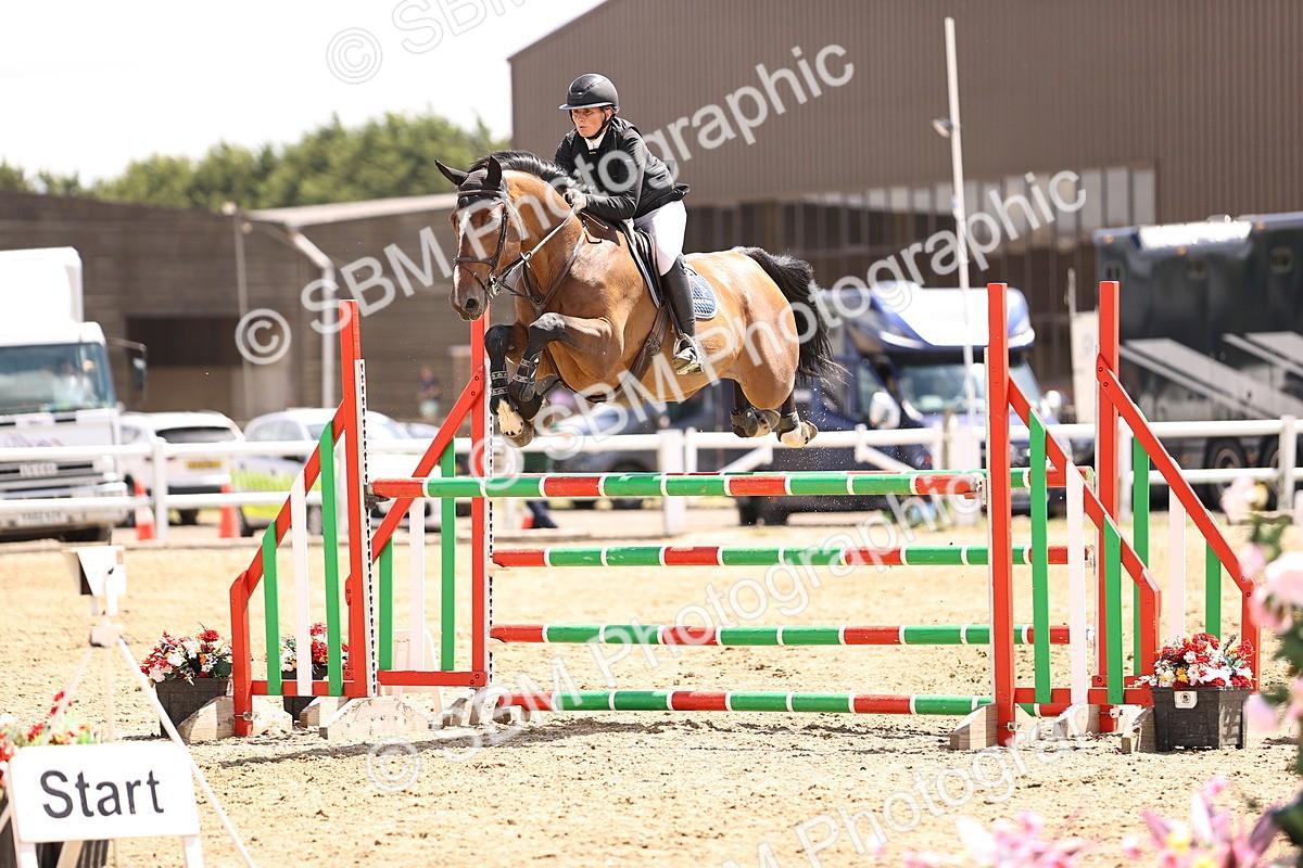 SBM_003845 - Class 22 - Senior Foxhunter 1.20m