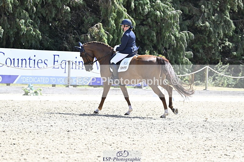 250810A-133601-06704 - 021-Caroline.HuntFancy.That.II