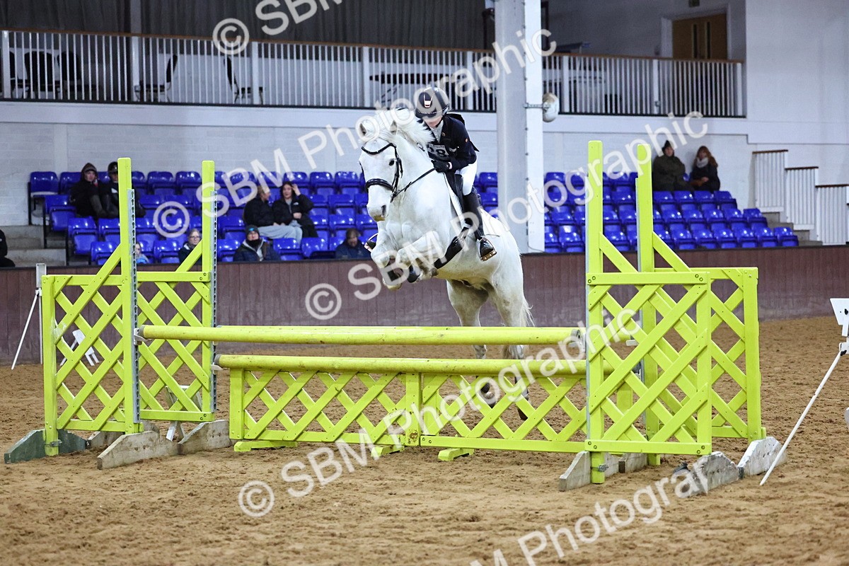 SBM_002671 - Class 6 - Holly & Ivy Stakes - 90cm
