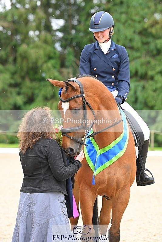 230813-162852-08311 - Medium Bronze Presentations