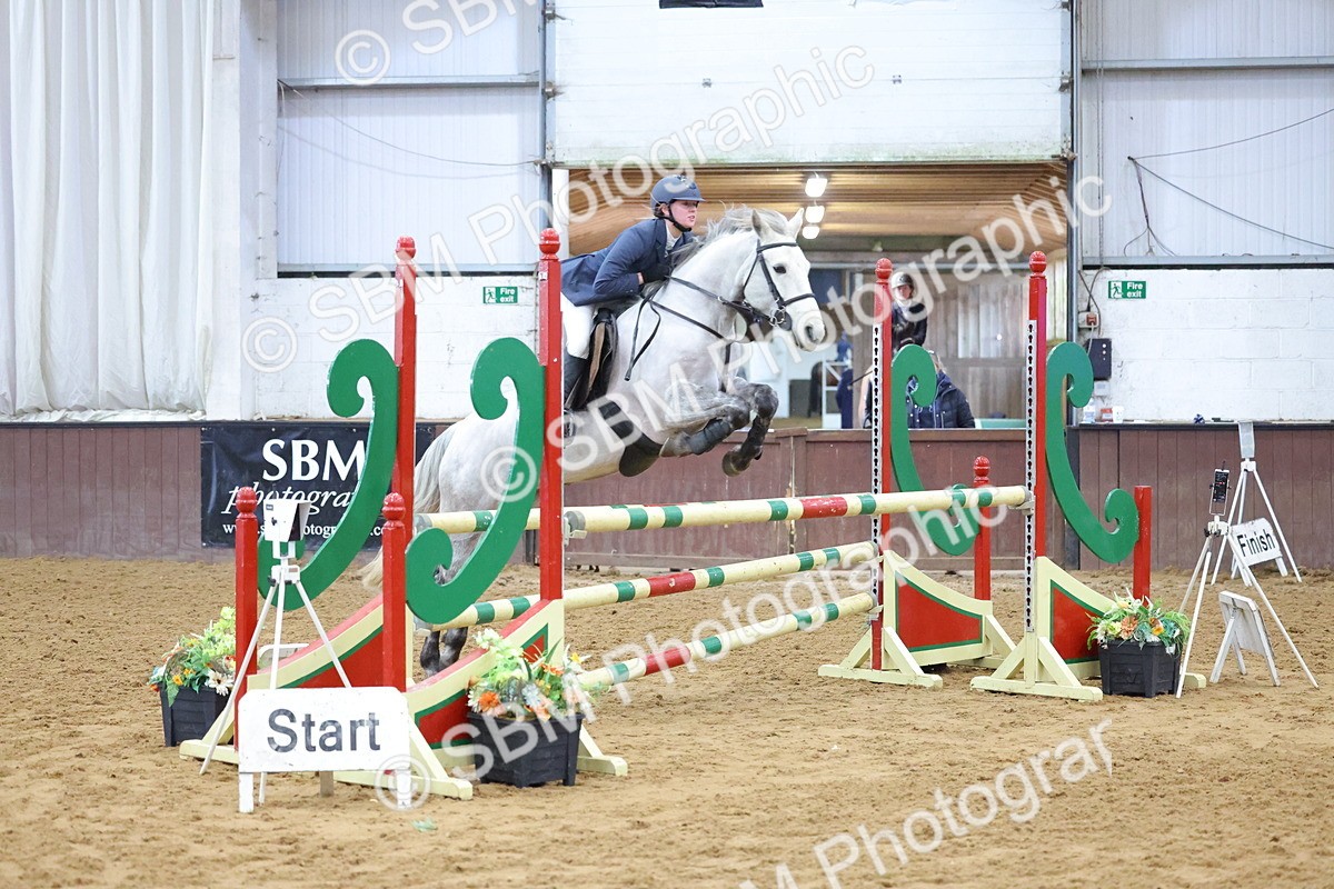 SBM_010021 - Class 21 - Nupafeed Supplements Senior Discovery/ 1m Open - First Round (1.00m)