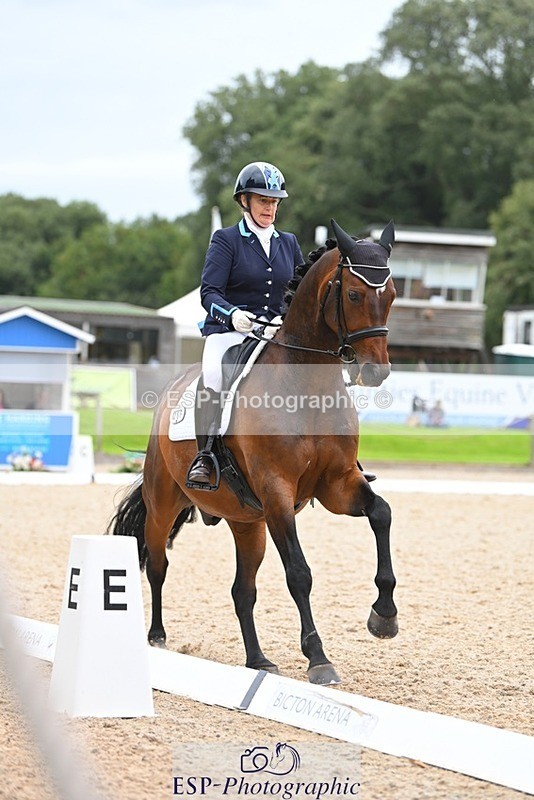 230813-171155-08586 - Cls 14 Medium Silver 16.45 to End