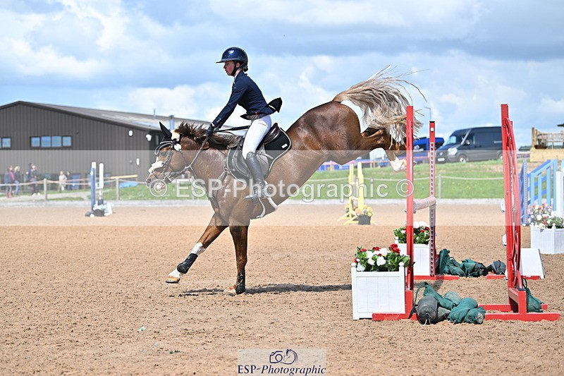240504A-130948-01710 - Cls 4 Blue Chip Pony Newcomers & 1m Open