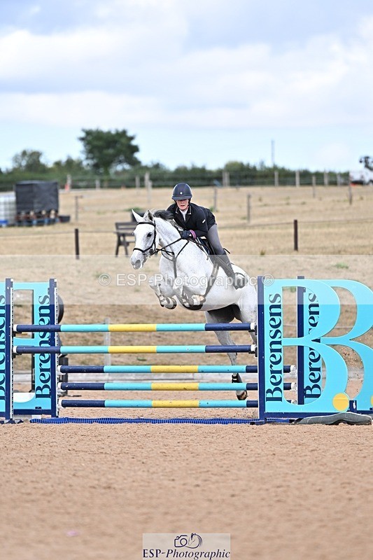 260819-144023-01182 - Cls 6 Foxhunter and 1.20m