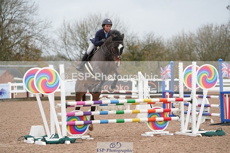 251109-085255-03100 - Cls 15 British Novice and 90cm Open