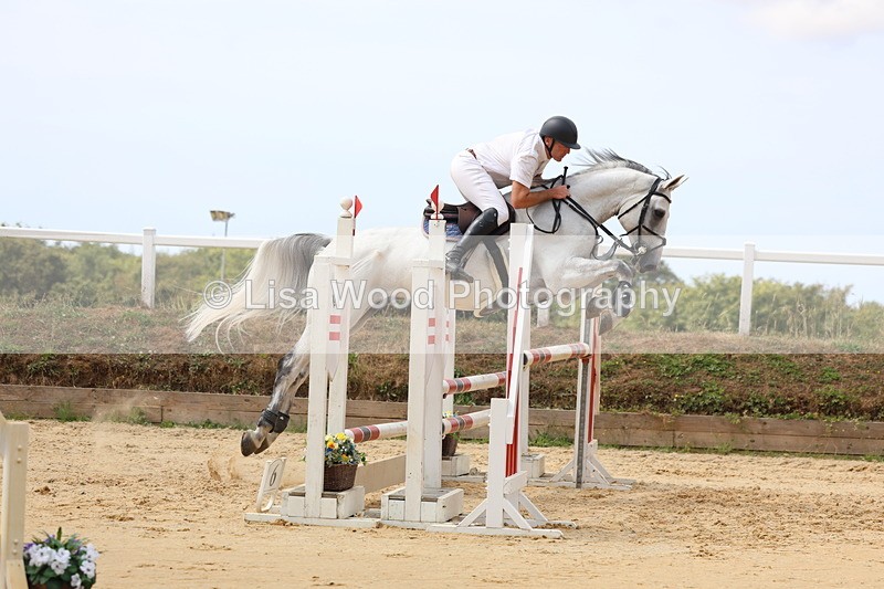 3E7A4190 - Class 7: Senior Newcomers/1.10m open