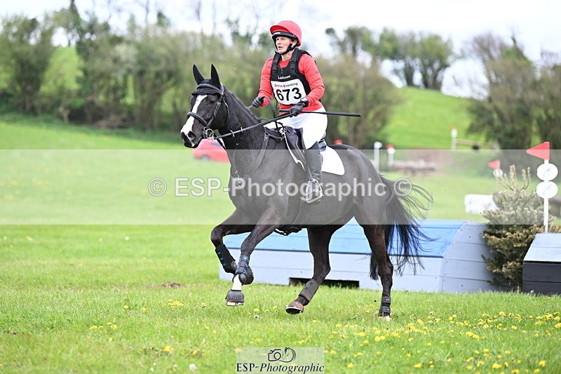 250419-162125-13391 - 673-Sarah.Whitehead-SHAKE.HIM.UP