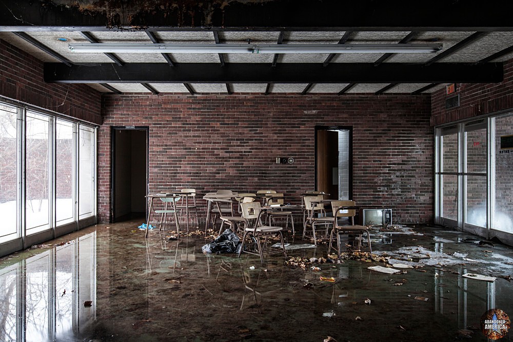  - The Abandoned Aquarium
