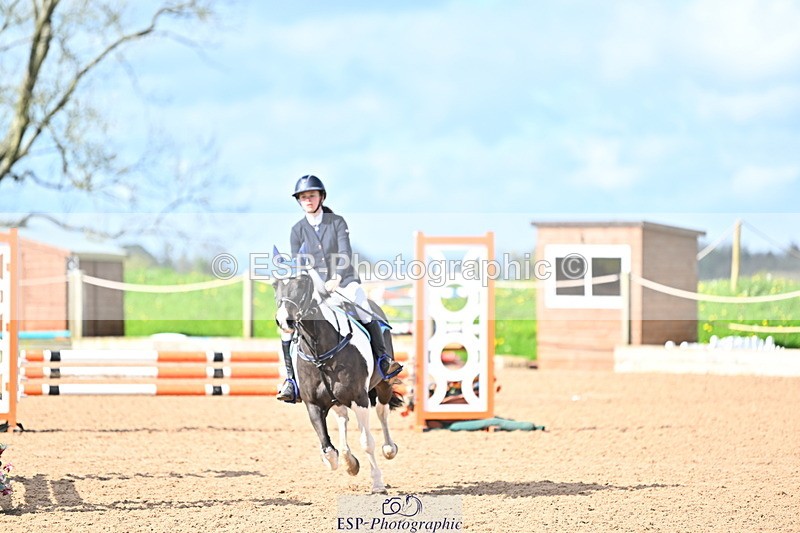 240504A-093041-00889 - Cls 1 Pony Intro 70cm