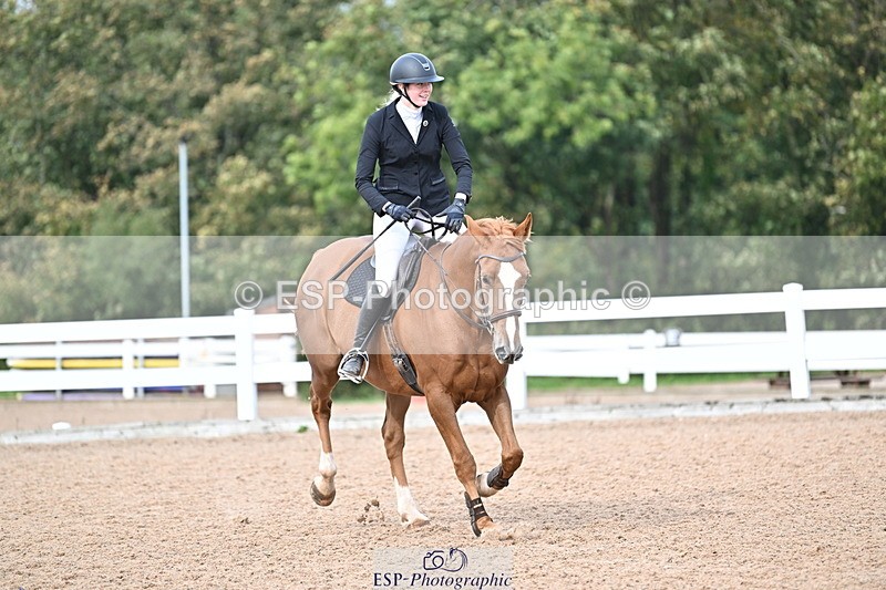 241004A-140518-02454 - Fri 11 1.10m amateur Quals