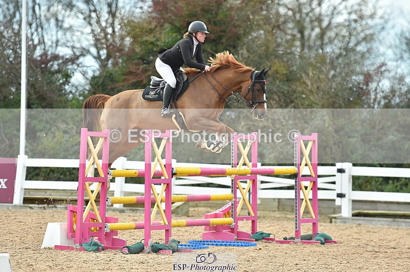 231111A-123700-01904 - Cls 12 Newcomers & 1.10m Open