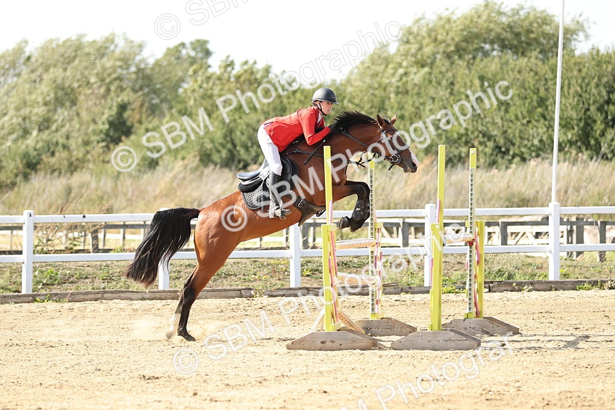 SBM_005252 - Class 6 = Senior Newcomers - 1.10m Open
