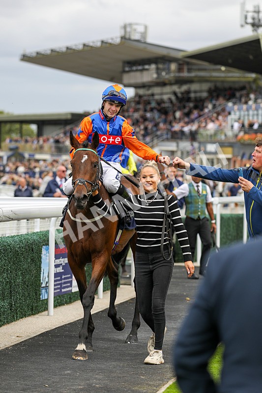 250824-Race 3-Blueandtangerine-9393 - Race 3