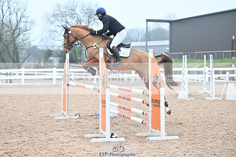 240113A-130750-02117 - Cls 12 Newcomers and 1.10m Open