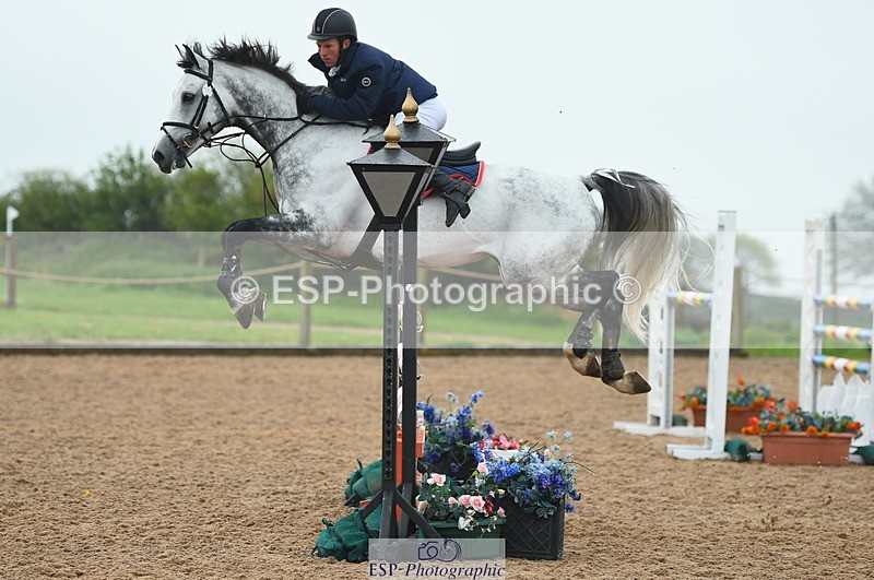 230505A-102046-02884 - Cls 20 Snr Foxhunter