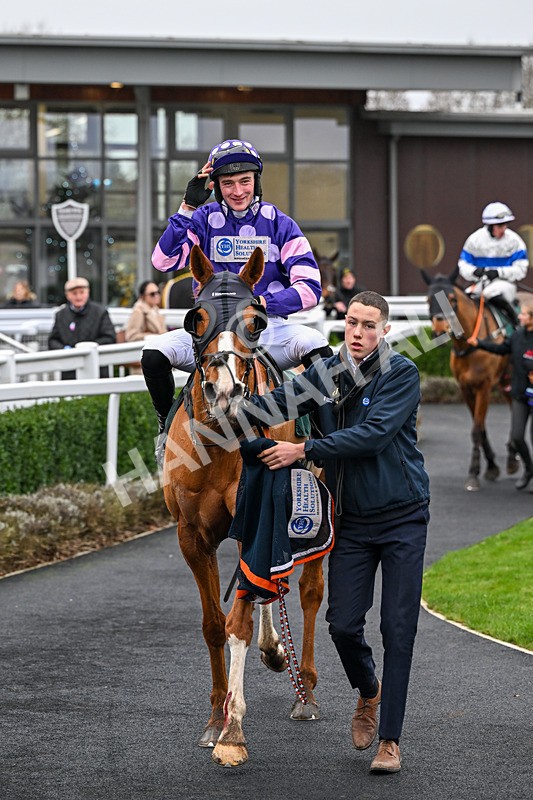 281225-Race 1-Couldbeaweapon-0009 - Race 1