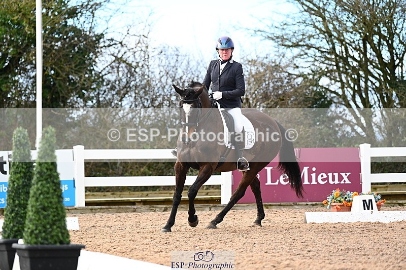 240218A-143756-08696 - 184-jeanette.male-Langaller.Future.Star