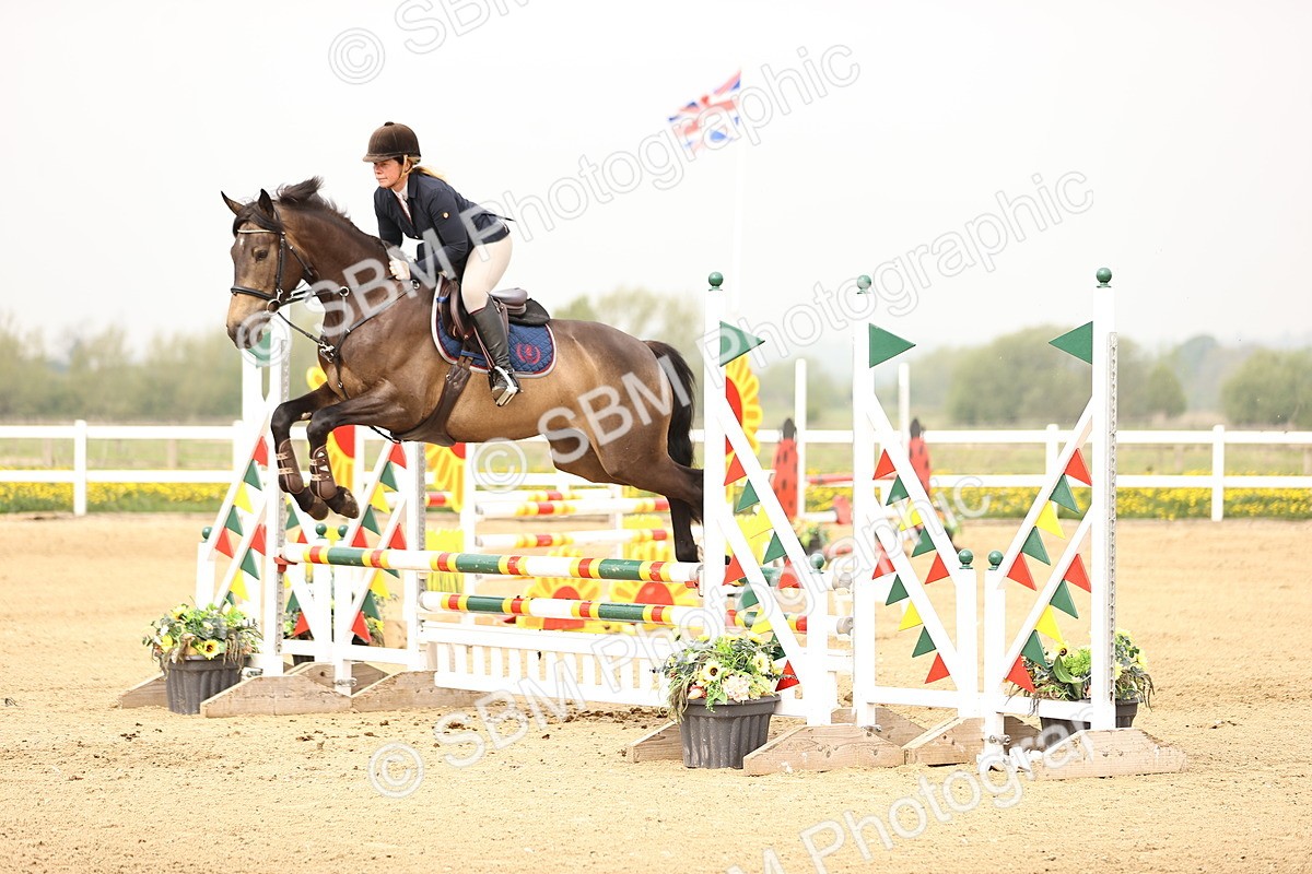  - Class 15 - Senior British novice - 90cm