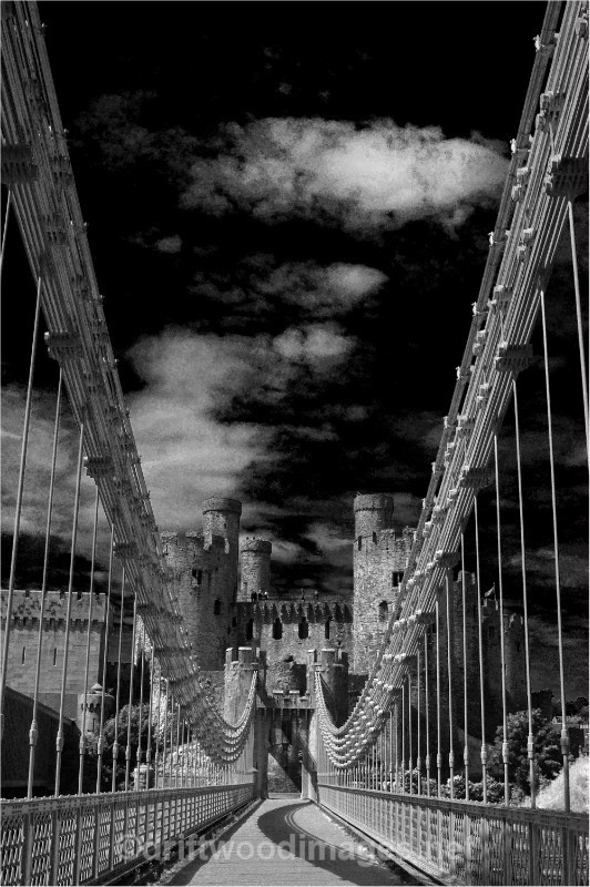 Conway suspension bridge 2A bw - Llandudno and Conwy, North Wales