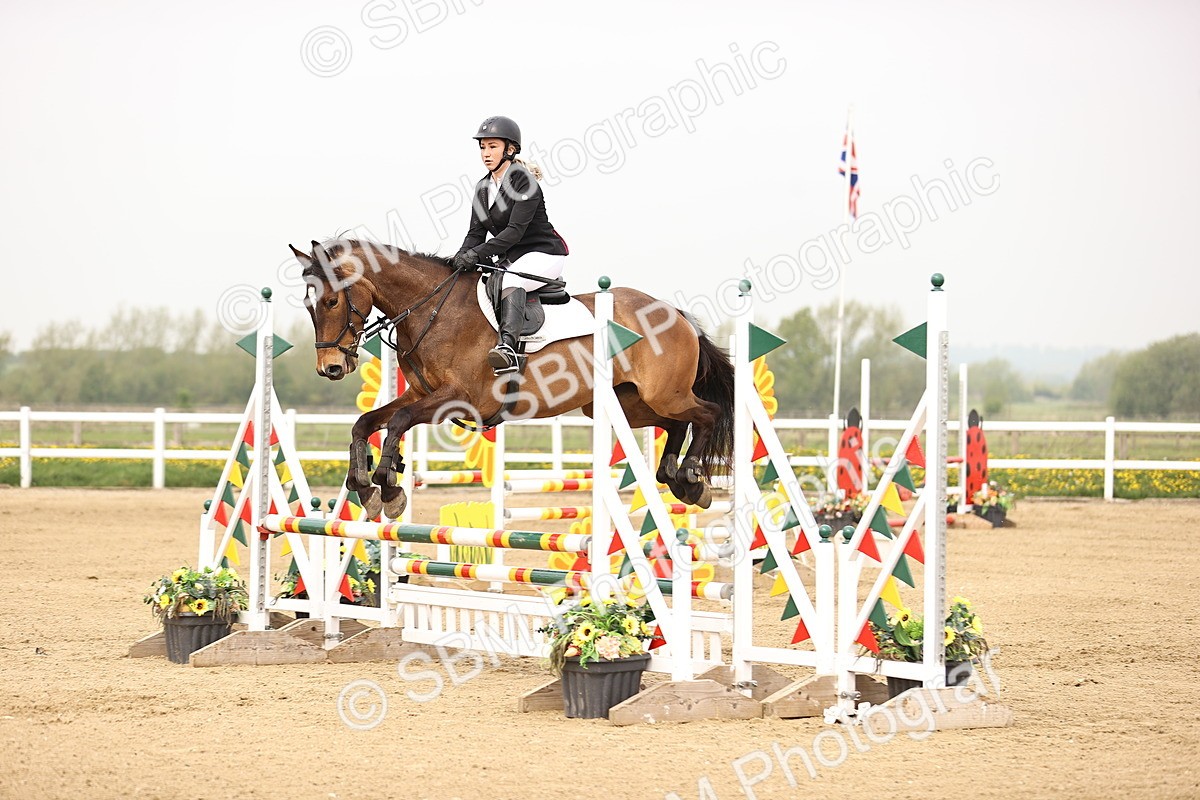  - Class 15 - Senior British novice - 90cm