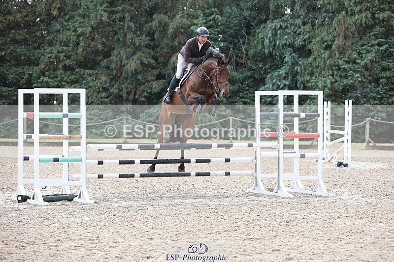 250831A-121126-10122 - Cls 42 Snr 1m Grand Prix