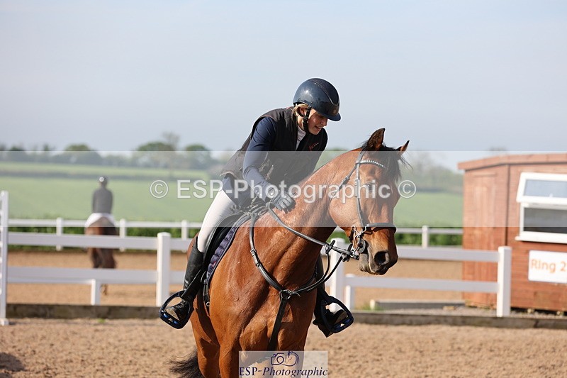 240510A-084304-04374 - Cls 13 British Novice and 90cm Open