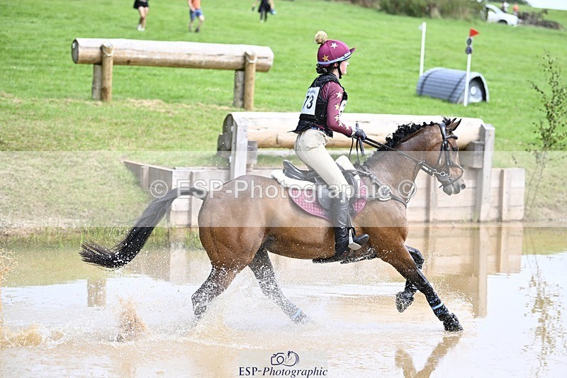 240803-150000-08375 - 173-Grace_Tucker-UPDOWN_DAI