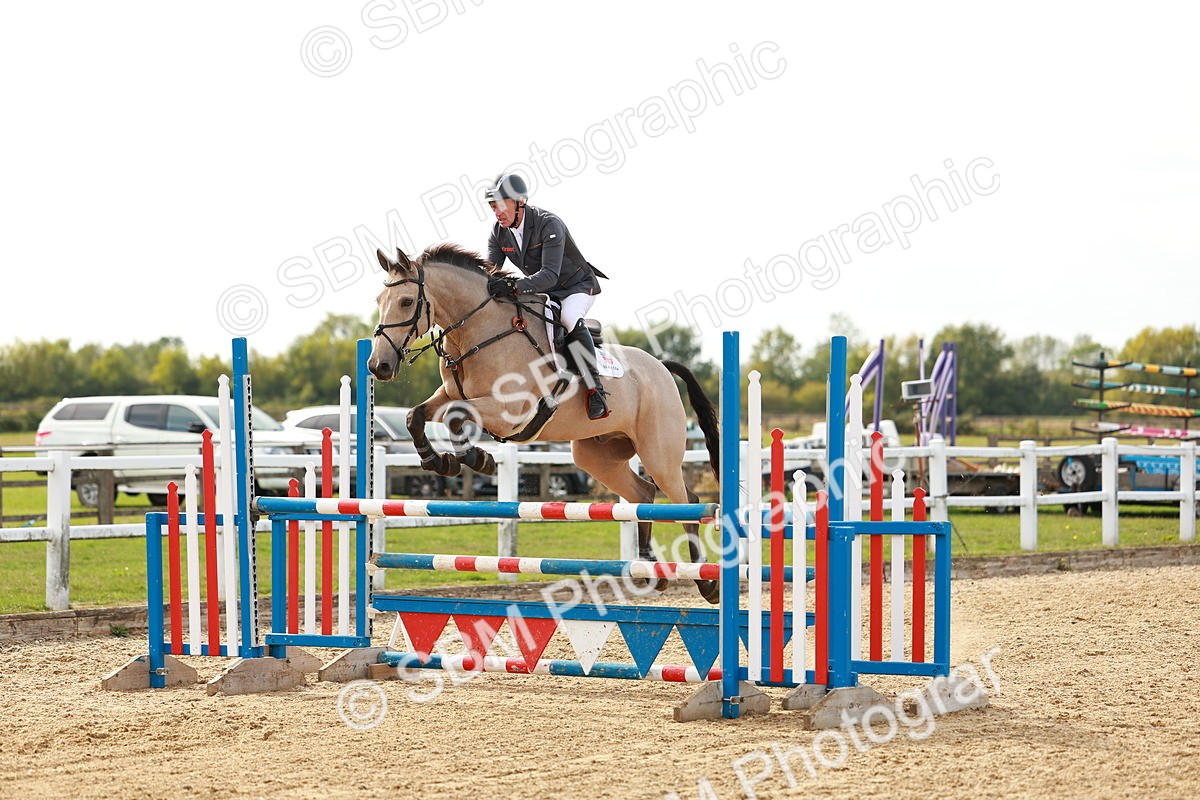 SBM_001846 - Class 4 - Senior Newcomers - 1.10m