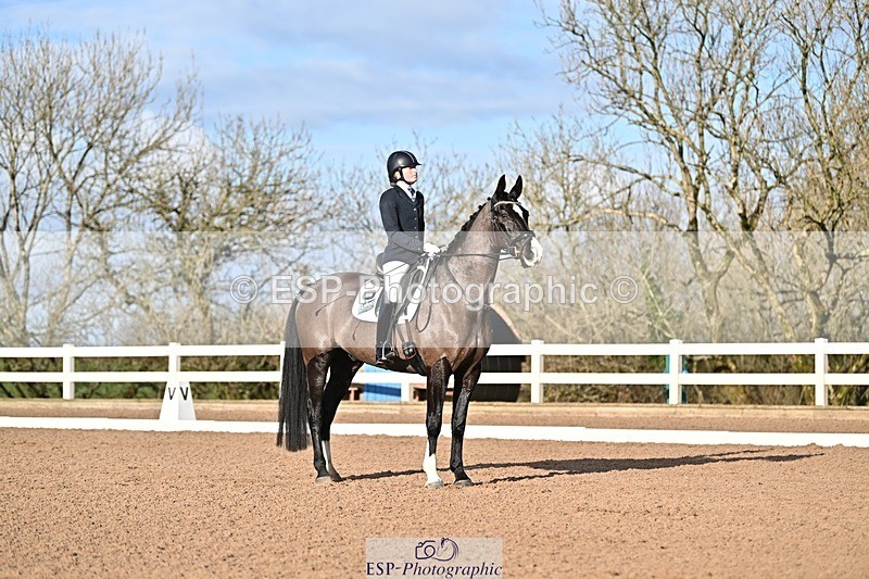 241214-111320-01331 - 144-Natasha.Rumble-Week.Orchard.Leo