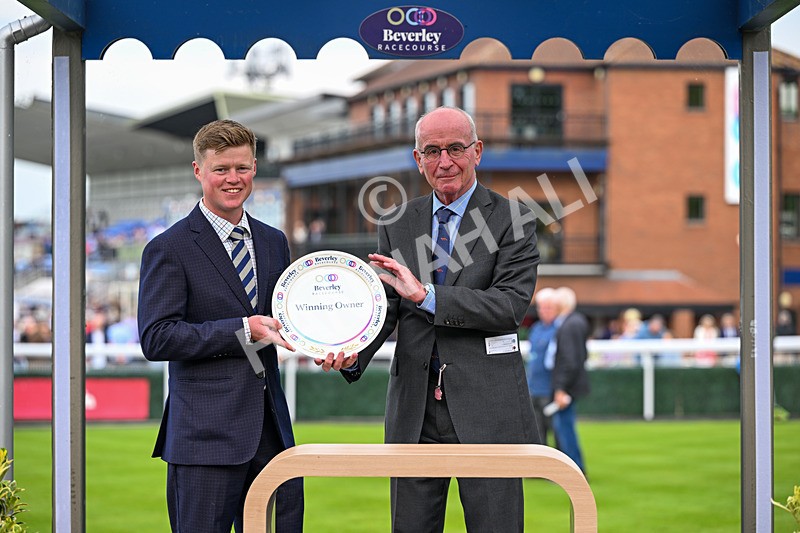 160626-Race 2-Lorcas Waltz-3957 - Race 2 19.00pm Connexin Ultrafast Maiden Stakes