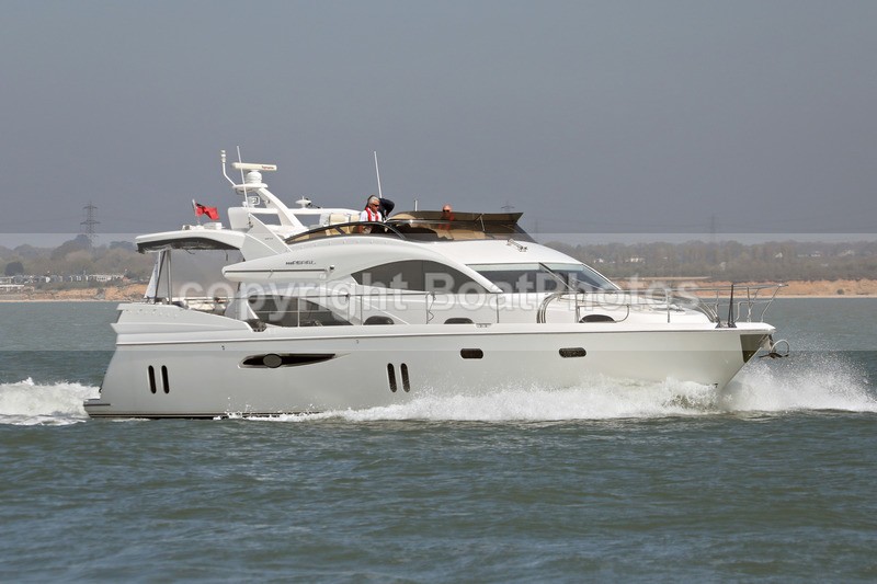 170409 PLATION - PEARL 1Y3A1065 - Flybridge Cruisers