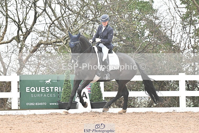 250215-120955-03335 - 228-Louise.Hutchinson-Shovern.Noire