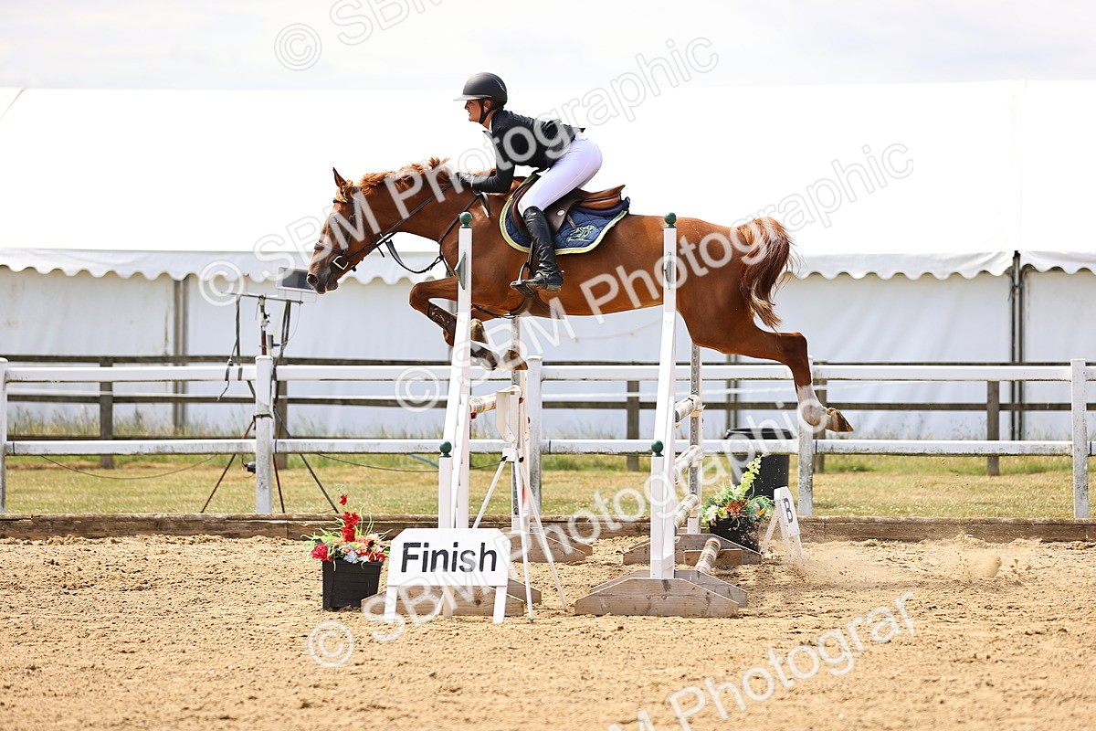 SBM_009956 - Class 8 - Senior Newcomers - 1.10  Open