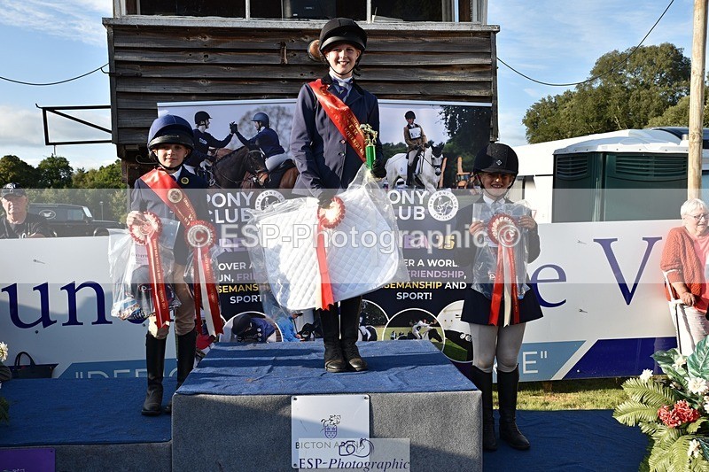 230824-181130-07021 - Thursday 40 and 50cm Presentations