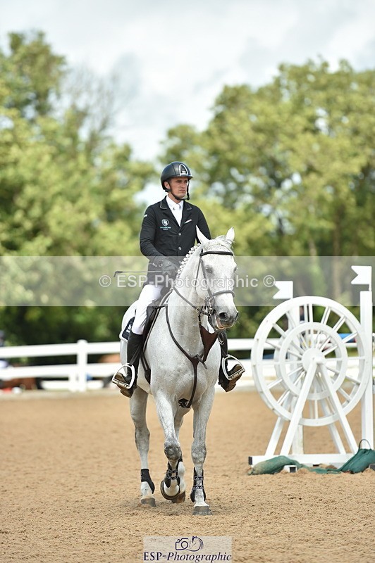 230723A-133732-12100 - Cls 24, 1 Star Gold 1.30m