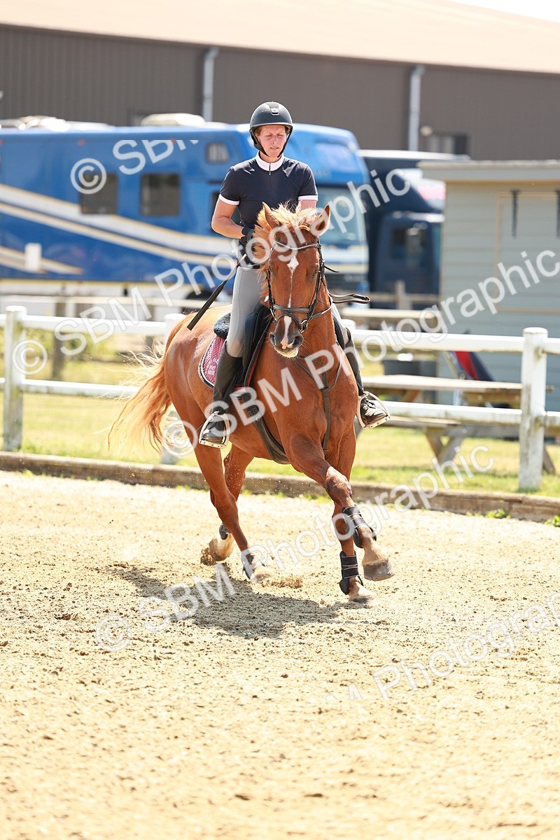 SBM_001273 - Class 4 - Senior Newcomers - 1.10m