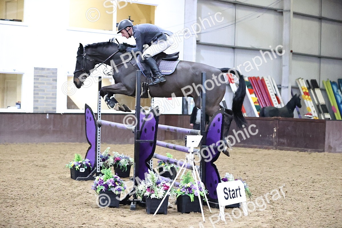 SBM_010126 - Class 25 - Equestrian Senior Foxhunter 1.20m