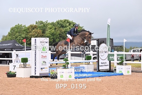 BPP_0195 - CLASS 25 SUN HOYS Redpost Equestrian Senior Foxhunter Second Round