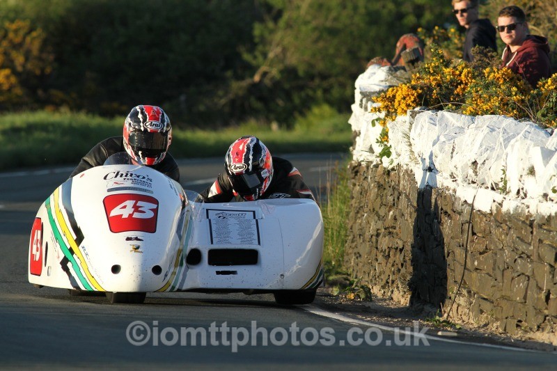 Darryl Rayner & Richard Lawrance - Monday Practice - Sidecars
