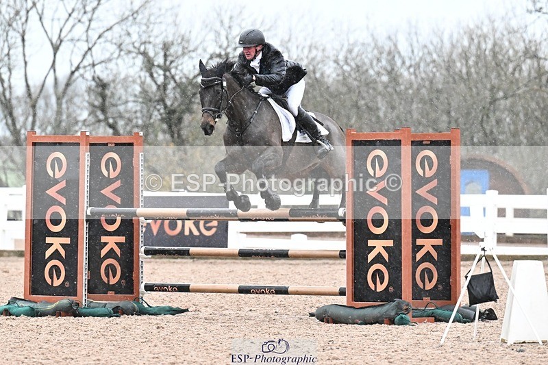 251205-124327-00519 - Cls 7 Snr Newcomers and 1.10m
