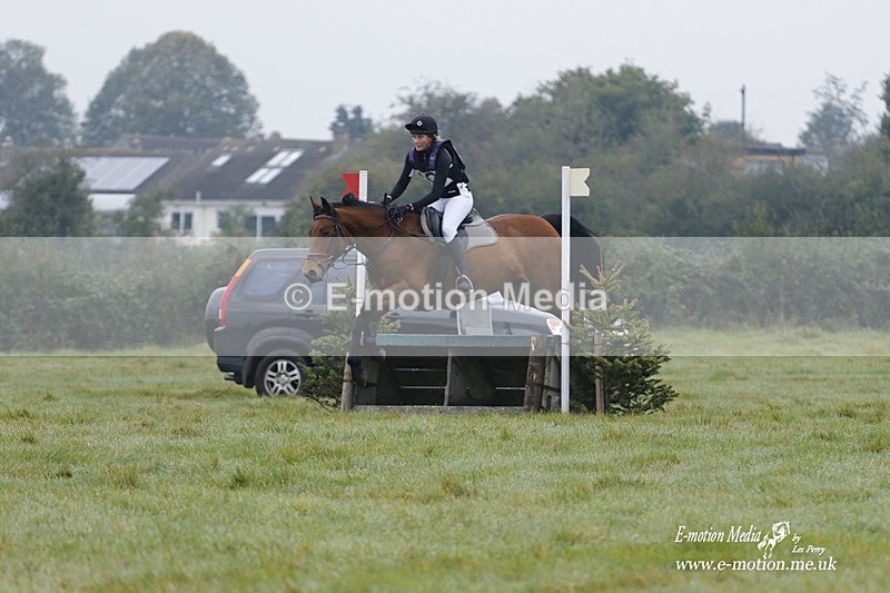 WWHT 171021 0480 - Novice Restricted (0.80m)  17/10/21