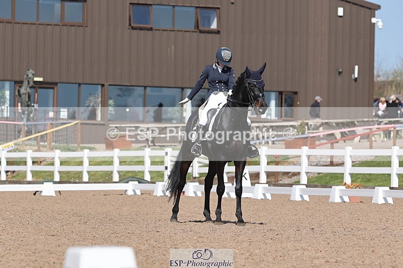 250405-144902-11465 - 069-India.Hamilton-Burnet-Kissingdale