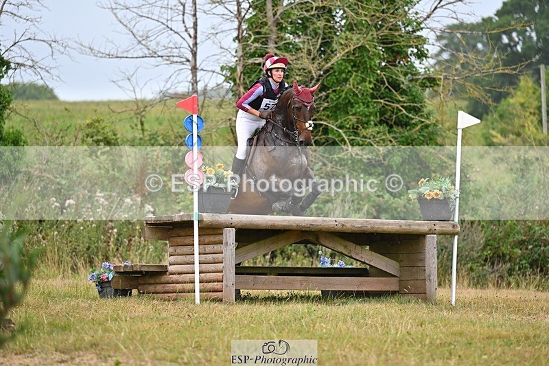 250803A-125958-13561 - M-570-Lizette.Jackman-MURPHYS.GAUNTLET